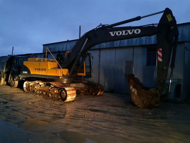 Экскаватор VOLVO EC240